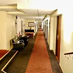 Hotel Midpoint 3*