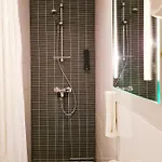 Hotel Midpoint