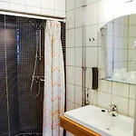 Hotel Midpoint 3*