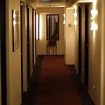 Midpoint Hotel 3*