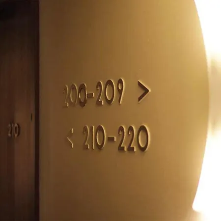 Midpoint Hotel