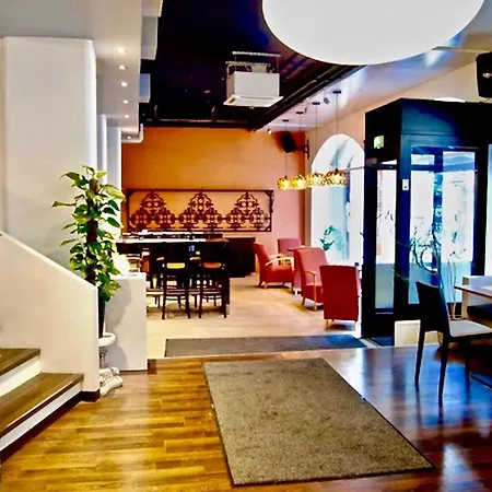 Midpoint Hotell