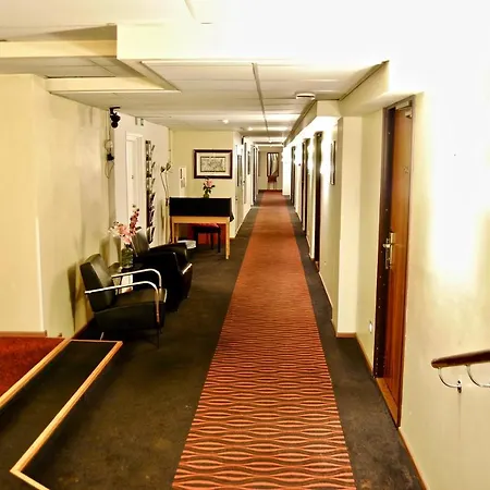 Hotell Midpoint 3*
