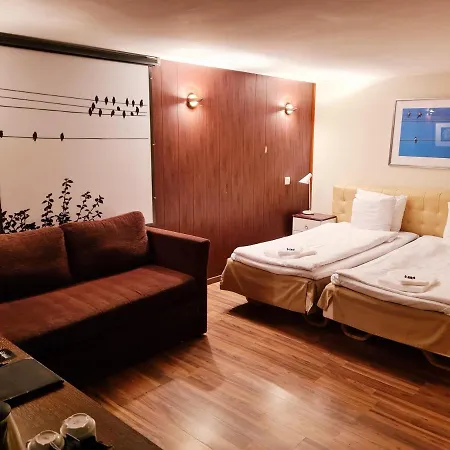 Midpoint Hotell