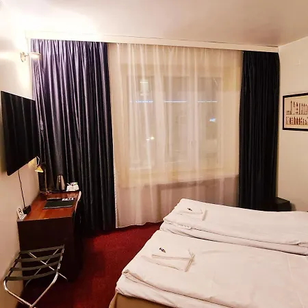 Midpoint Hotell