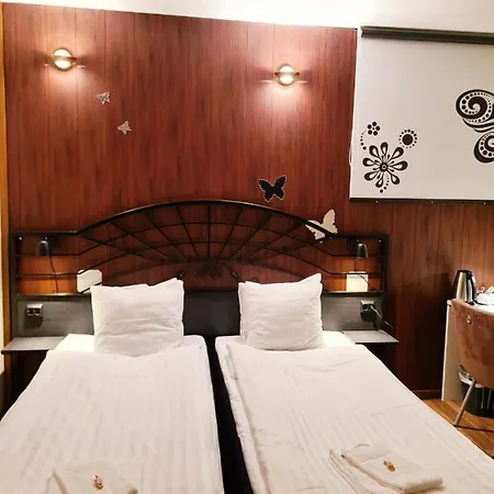 Midpoint Hotell