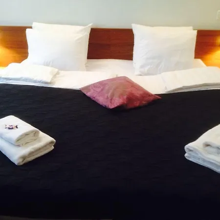Midpoint Hotell