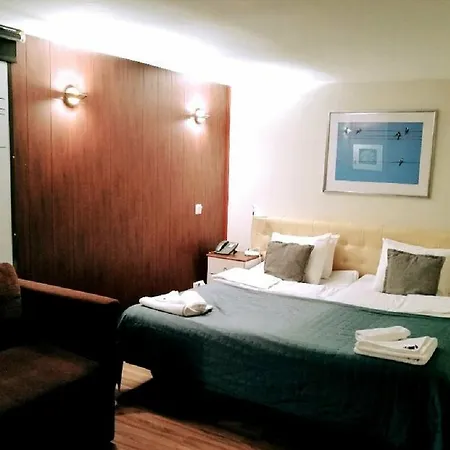 Midpoint Hotell