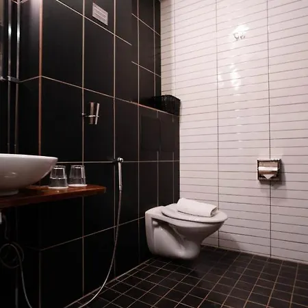 Midpoint Hotell