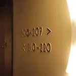 Midpoint מלון